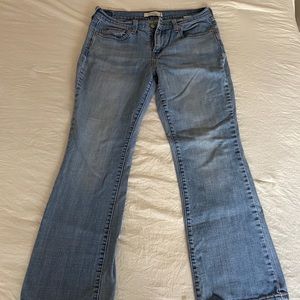 vintage light wash levi’s low rise boot cut jean